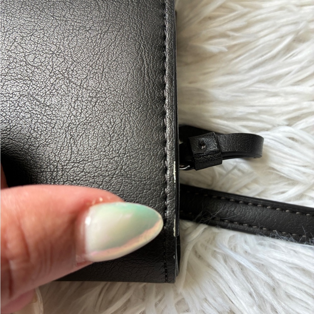 Simply Vera Vera Wang Signature Envelope Crossbody Bag 🩶 - Picture 12 of 12